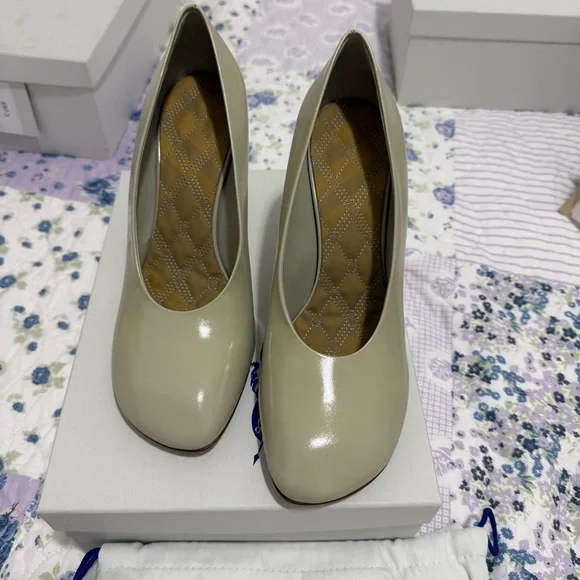 Burberry Classic Sage Green Heels
